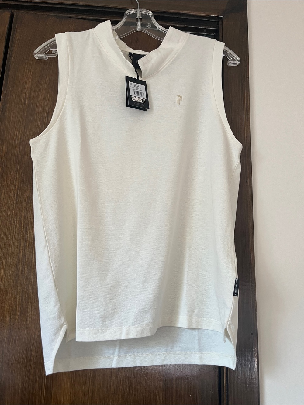 Peak Performance Vintage White Sleeveless Split Mock Neck Tank